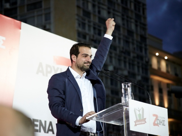 βγαίνω με έναν πολύ όμορφο τύπο. όμορφη dating