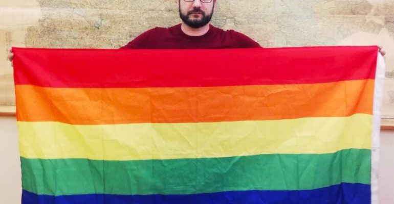 Ο Νάσος Ηλιόπουλος στο Κόκκινο 105,5: Στο Athens Pride τα χρήματα της αποζημίωσης για τη ψευδή φωτογραφία (συνδεδεμένο ηχητικό)