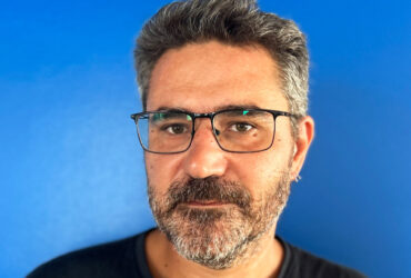 Η Ανοιχτή Πόλη αποχαιρετά συγκλονισμένη και με βαθιά θλίψη τον Βασίλη Ρίζο