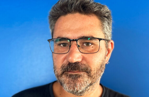 Η Ανοιχτή Πόλη αποχαιρετά συγκλονισμένη και με βαθιά θλίψη τον Βασίλη Ρίζο